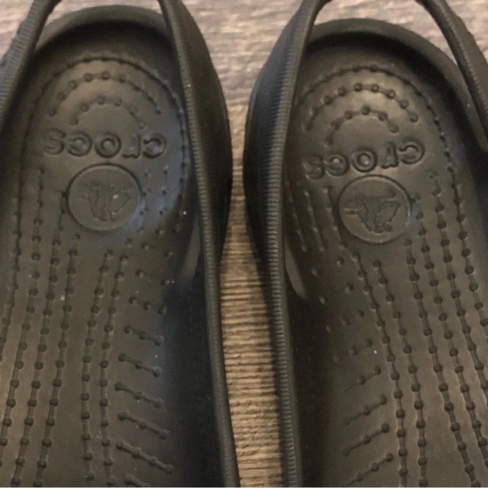 Crocs Kids Girl Flats Size 4 Black EUC